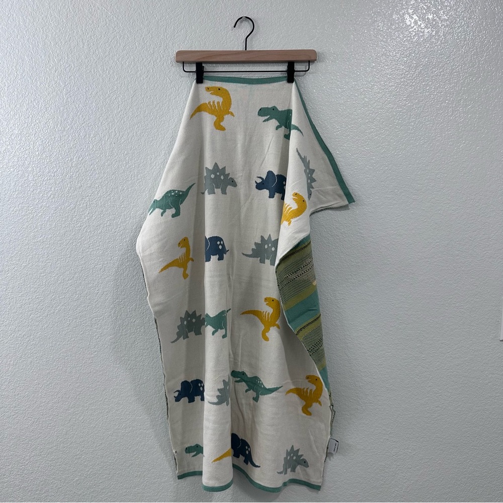 Dinosaur knit blanket